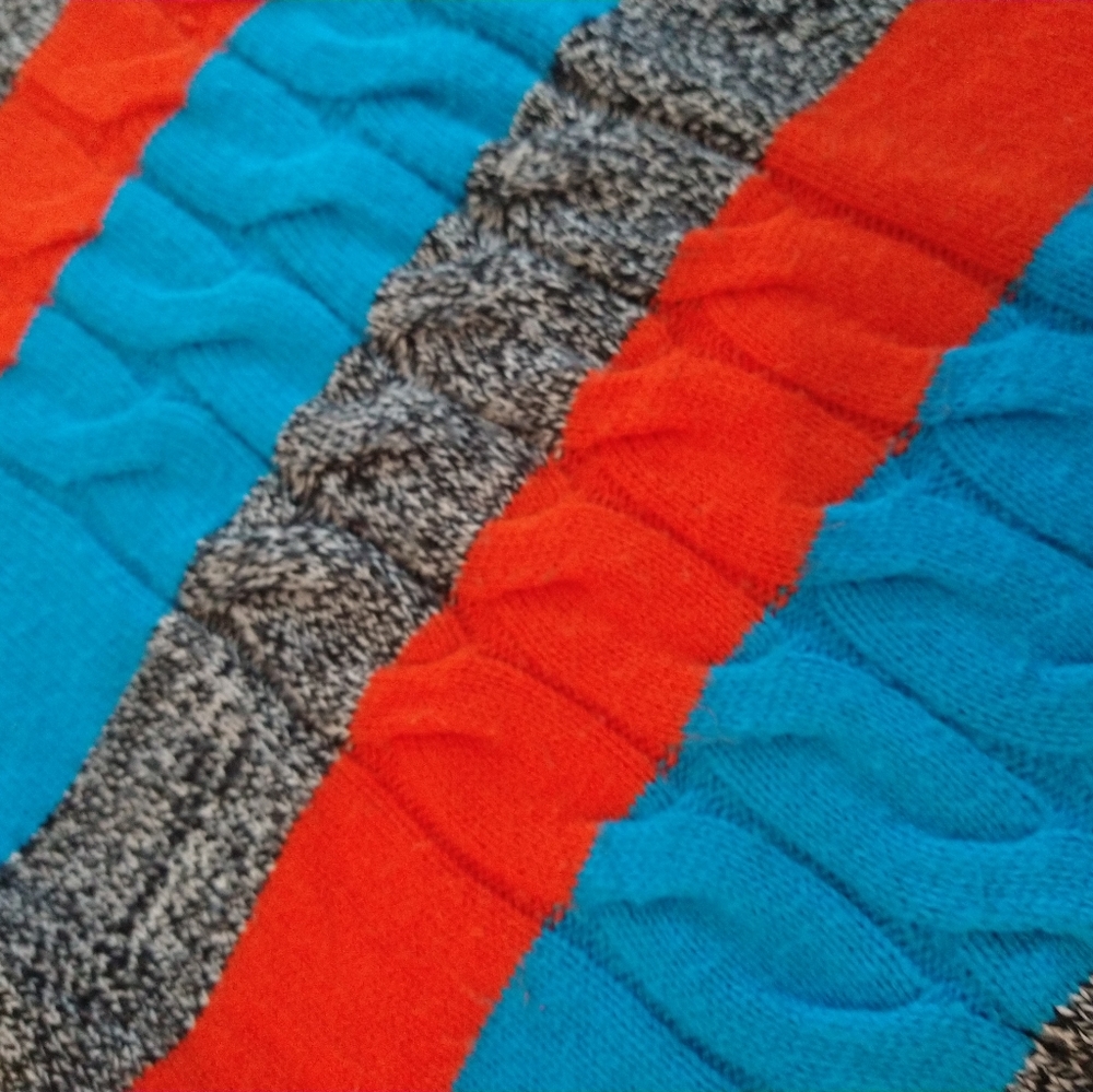 I Heart Ronson | Sweater - Picture 3 of 4
